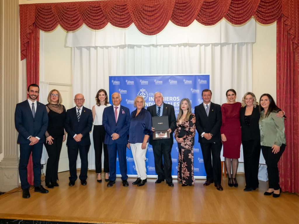 Entrega Premios TFG y TFM, imposición de Insignias Cena de Navidad